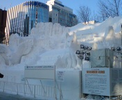 チラッと見えた雪祭り