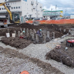 基礎工事　掘削と砕石地業施工中！