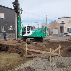 杭工事が始まりました。