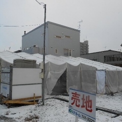 基礎工事　冬季小屋掛け完了。