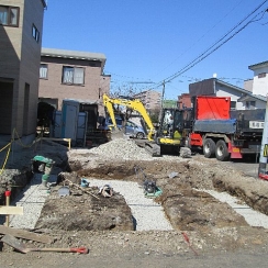 基礎工事が始まりました。