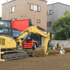 基礎工事が始まりました。