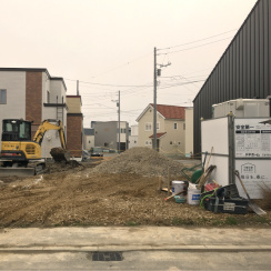 着工！基礎工程　根掘り作業です。